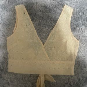 Super cute and flattering yellow top from pacsun!